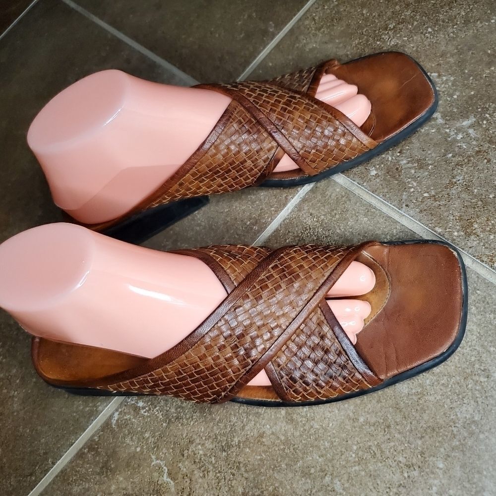 Vintage woven leather David Tate Brown Criss-Cross Sandals - Picture 10 of 13